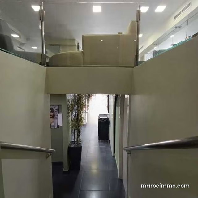 Local commercial à Louer de 253.0 m² à Casablanca, Triangle D'Or — 4