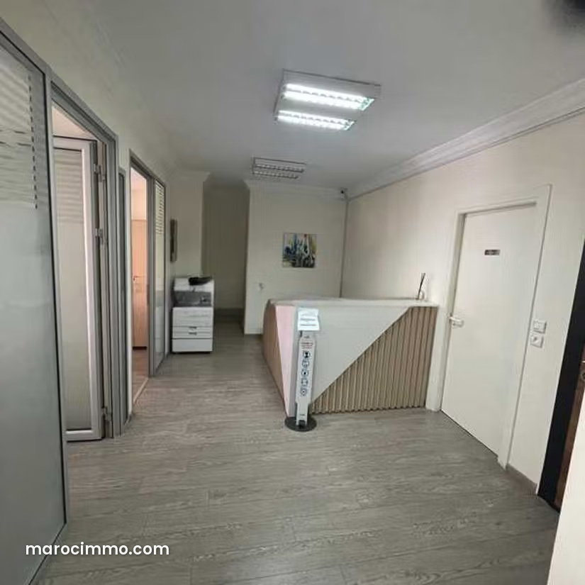 86 m² Office for Sale in Bourgogne, Casablanca, with Elevator — Casablanca