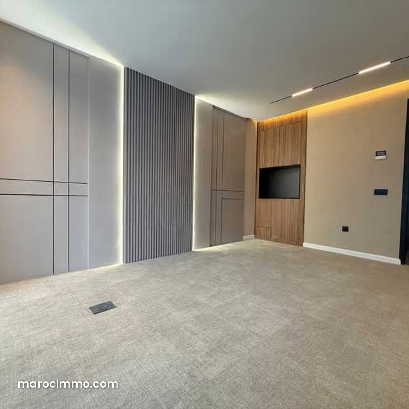 224 m² Office for Rent in Gauthier, Casablanca — Casablanca