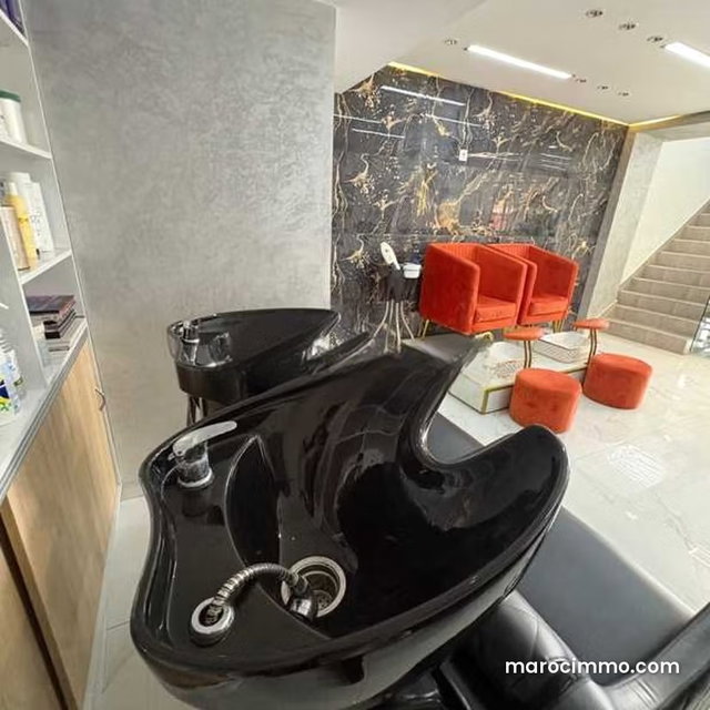 Local commercial à Louer de 74.0 m² à Casablanca, Ain Sebaa — 3