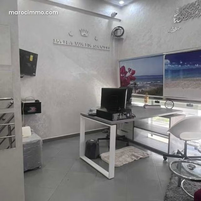 Local commercial à Louer de 32.0 m² à Bouskoura, Victoria — 2