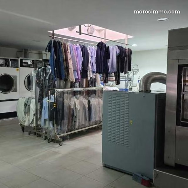 Local commercial à Vendre de 136.0 m² à Rabat, Haut Agdal — 2