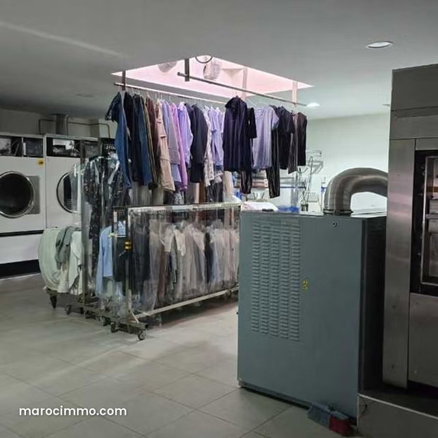 Local commercial à Vendre de 136.0 m² à Rabat, Haut Agdal — 5