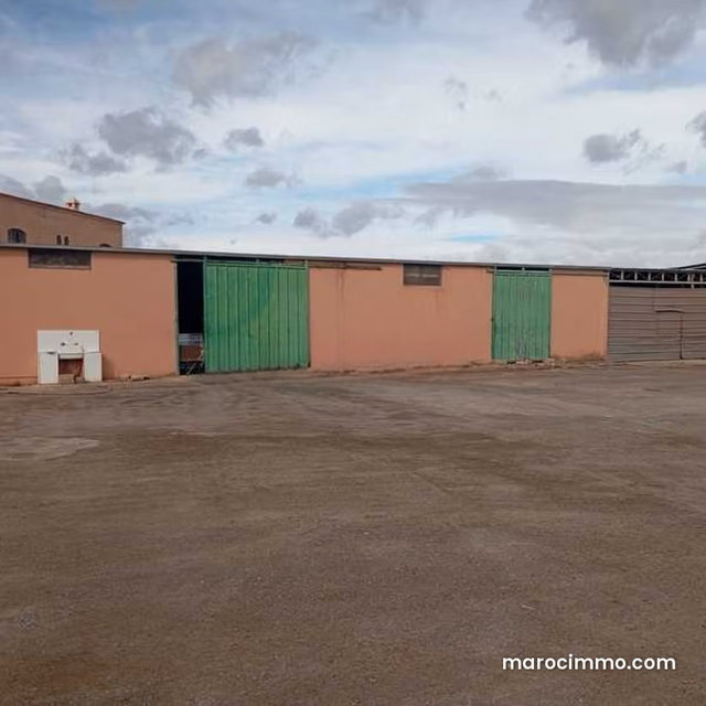 Local commercial à Vendre de 9193.0 m² à Marrakech, Route De Fes — 4