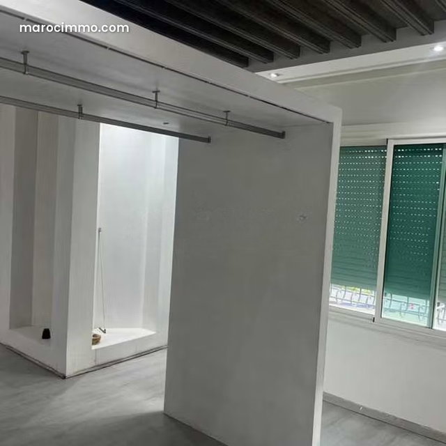 Local commercial à Louer de 125.0 m² à Rabat, Hassan — 3