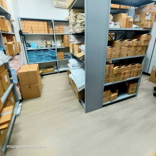 Local commercial à Vendre de 272.0 m² à Casablanca, Hopitaux — 2