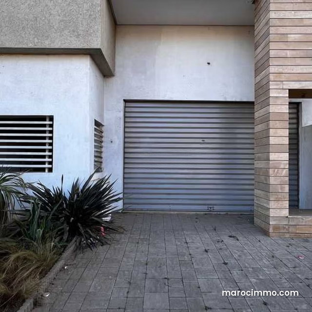 Local commercial à Louer de 91.0 m² à Casablanca, Almaz Hay Hassani — 2