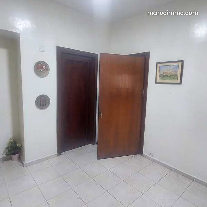 145 m² Office in Belvedere, Casablanca, 6th Floor with Elevator — Casablanca