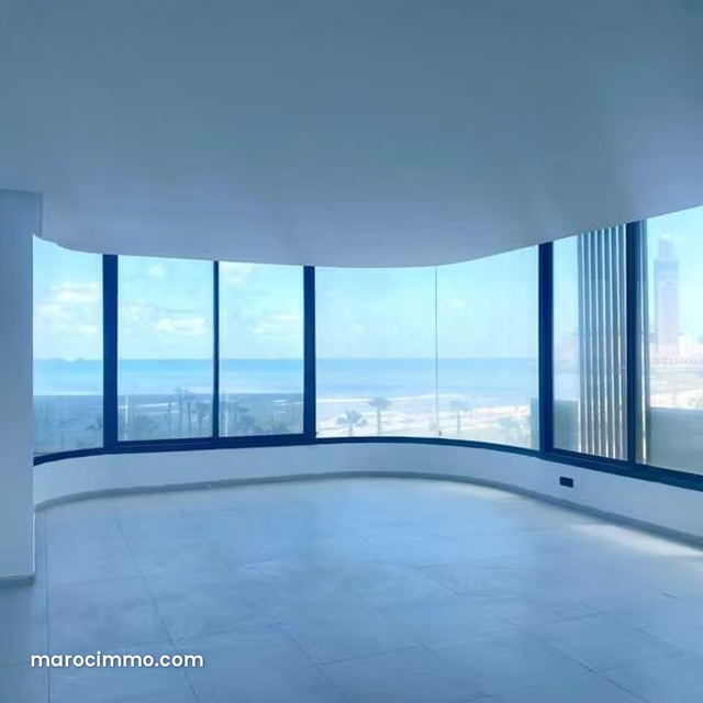 Bureau à Louer de 82.0 m² à Casablanca, Ain Diab — Casablanca