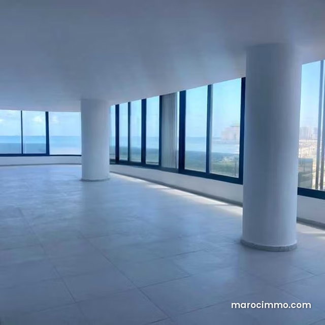 Bureau à Louer de 82.0 m² à Casablanca, Ain Diab — 2