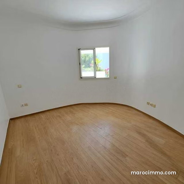 Bureau à Louer de 293.0 m² à Casablanca, Ain Diab — 2