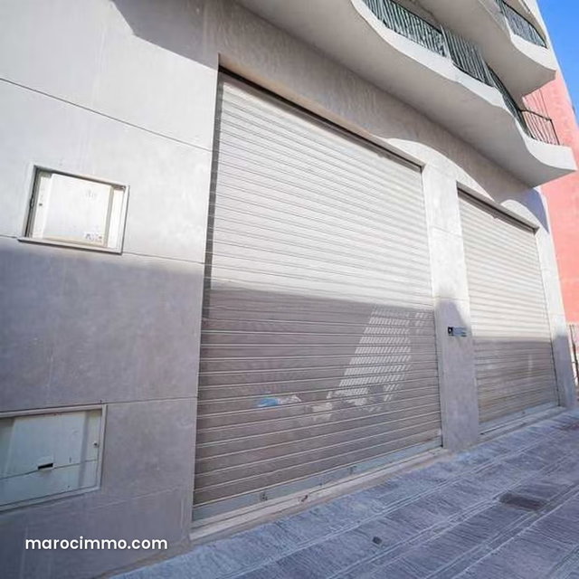 Local commercial à Vendre de 233.0 m² à Casablanca, Les Princesses — 2