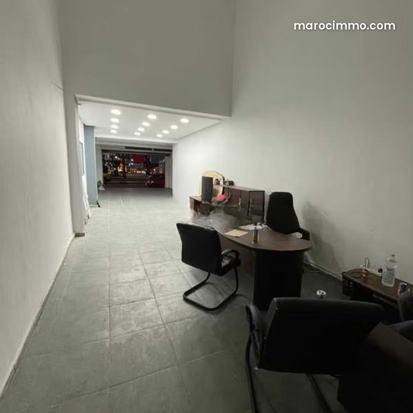Local commercial 180 m², double façade, Moulay Youssef, Casablanca — Casablanca