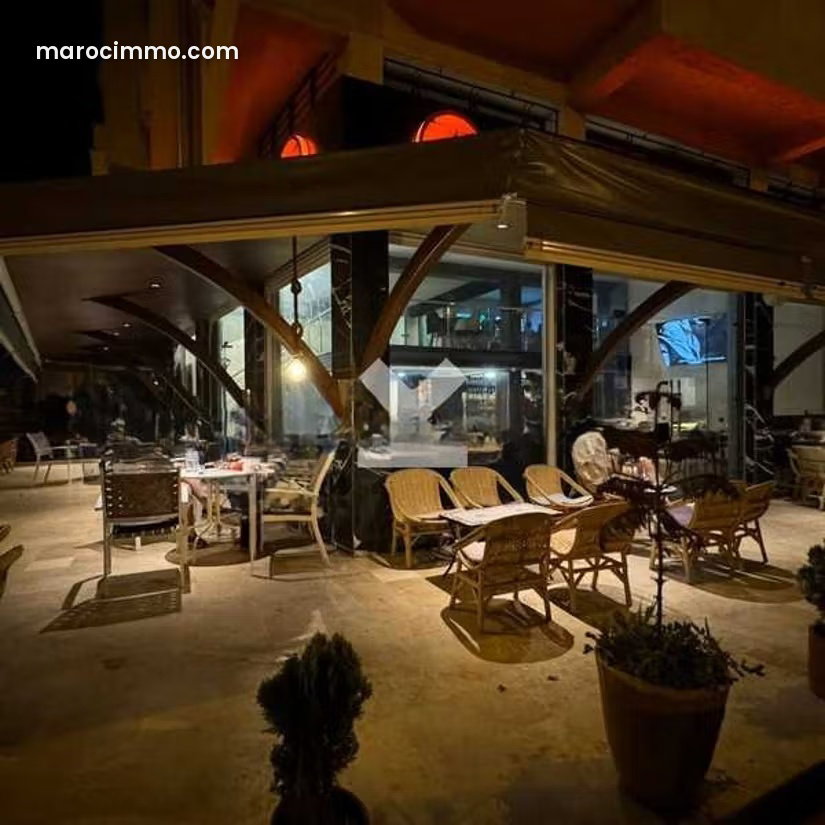 Local commercial 264 m², triple façade, Al Moustakbal, Temara — Temara