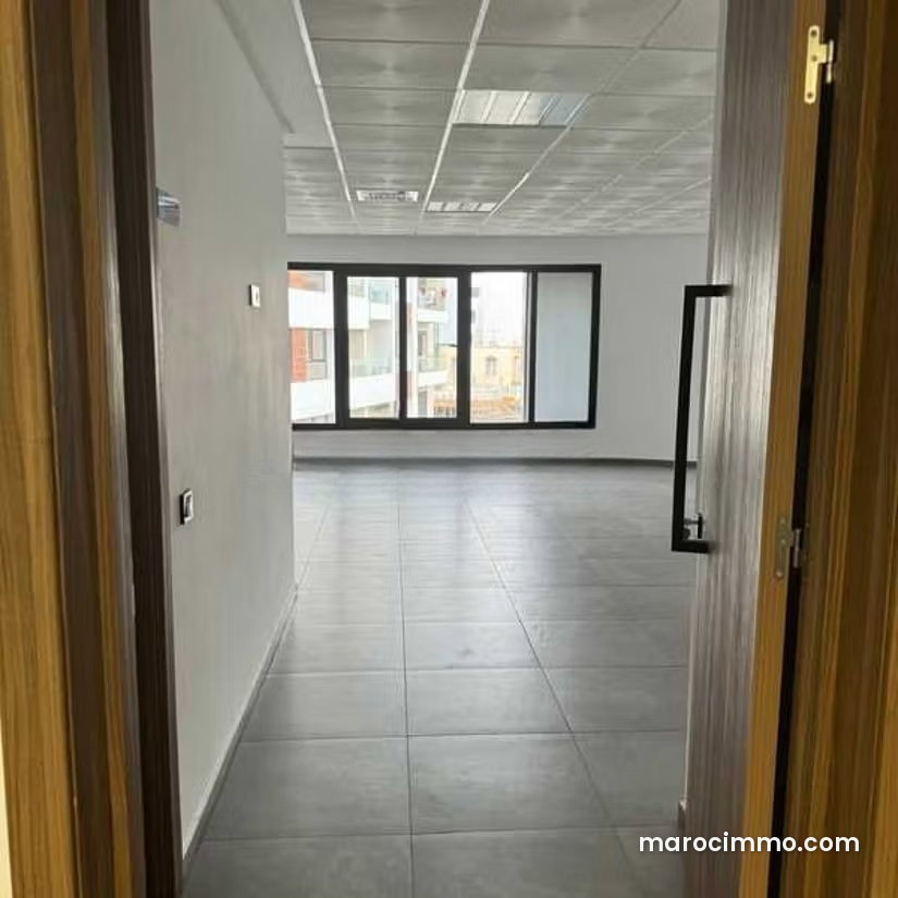 94 m² Office for Rent in Casablanca's Hospitals District — Casablanca