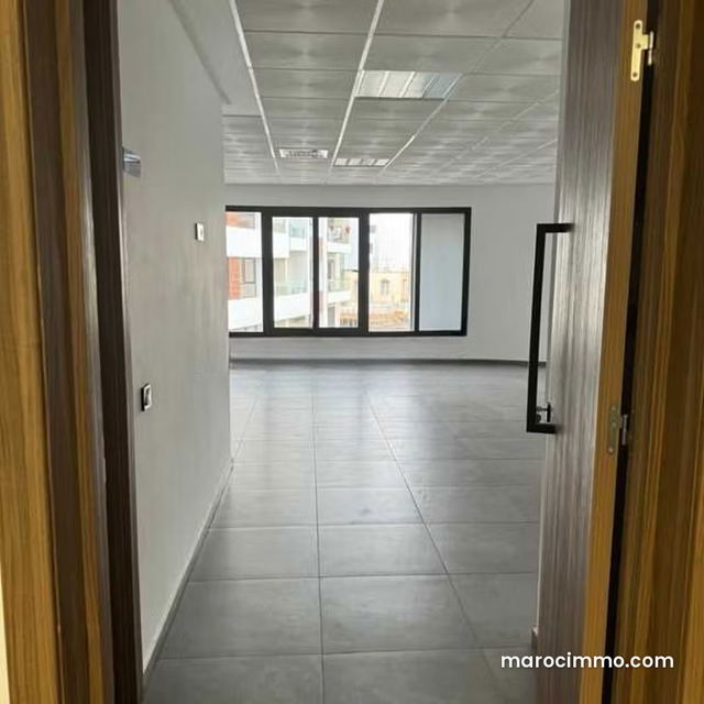 Bureau à Louer de 94.0 m² à Casablanca, Hopitaux — Casablanca