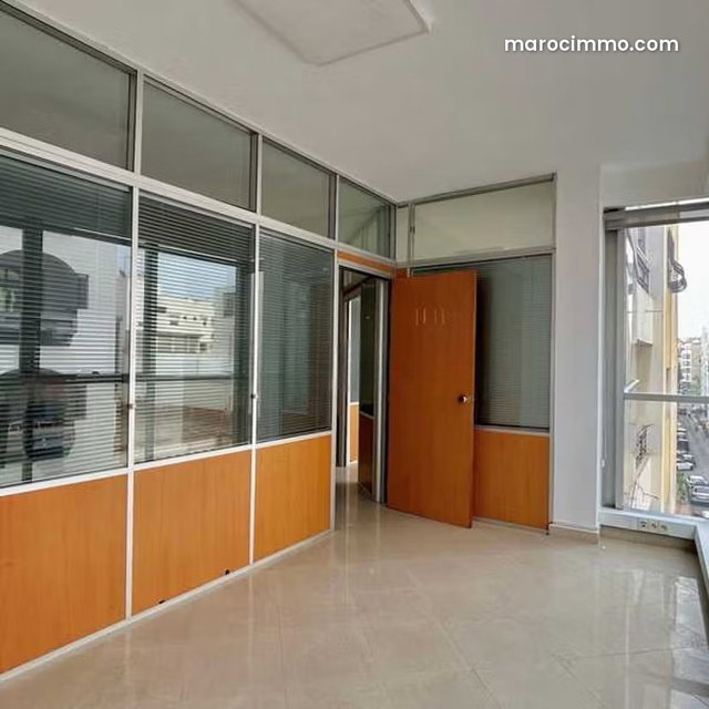 Bureau à Louer de 108.0 m² à Casablanca, Maarif — 3