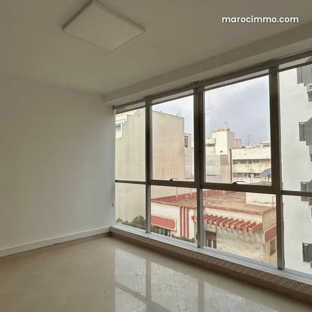 Bureau à Louer de 108.0 m² à Casablanca, Maarif — 2