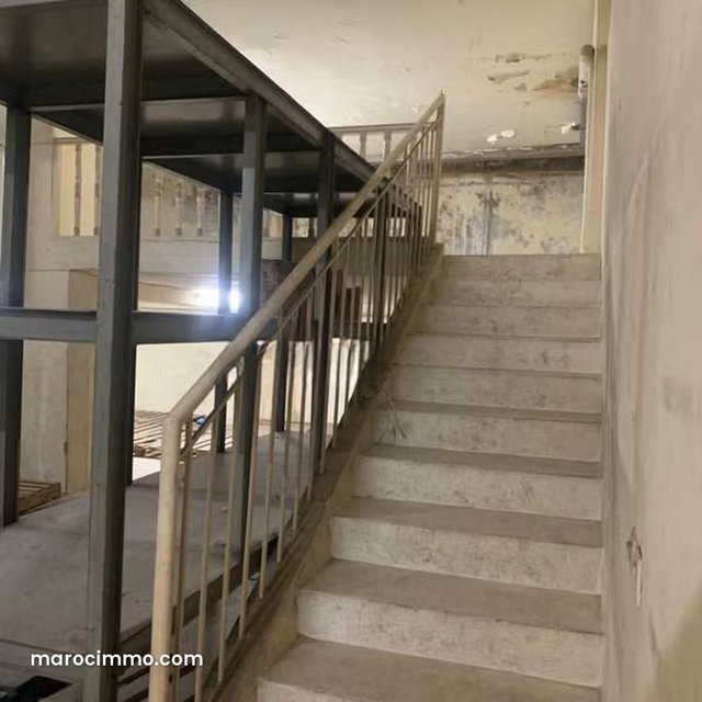 Local commercial à Louer de 318.0 m² à Casablanca, Hopitaux — 5