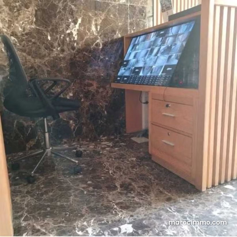 Bureau 47 m² avec terrasse à louer à Hay Hassani Casablanca — Casablanca