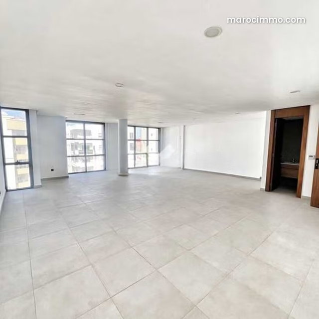 Bureau à Louer de 73.0 m² à Casablanca, Maarif Extension — 2