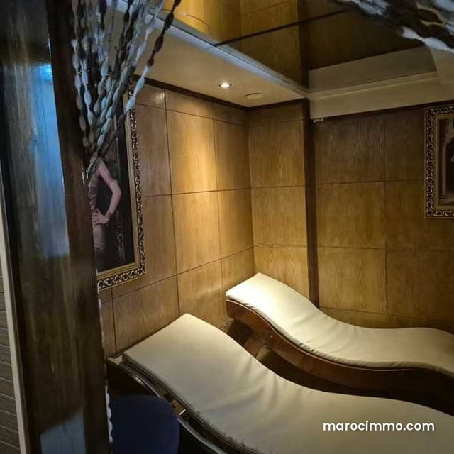Local commercial à Vendre de 150.0 m² à Casablanca, Bourgogne Anfa — 2