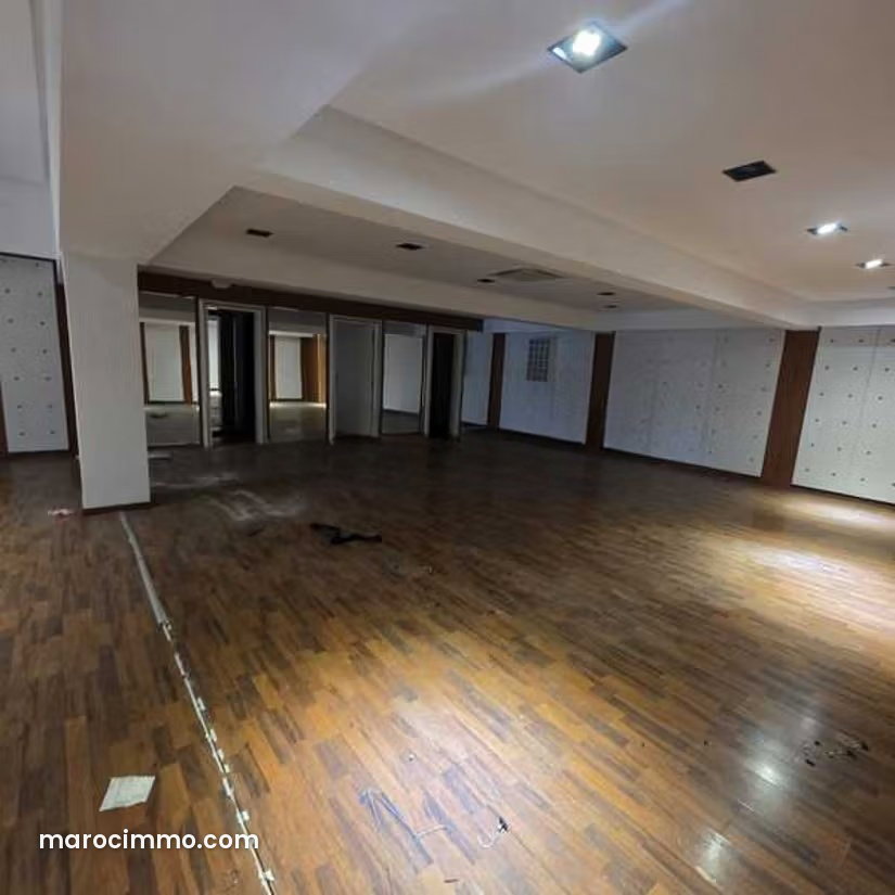 Local commercial 233 m², Agdal, Rabat — Rabat