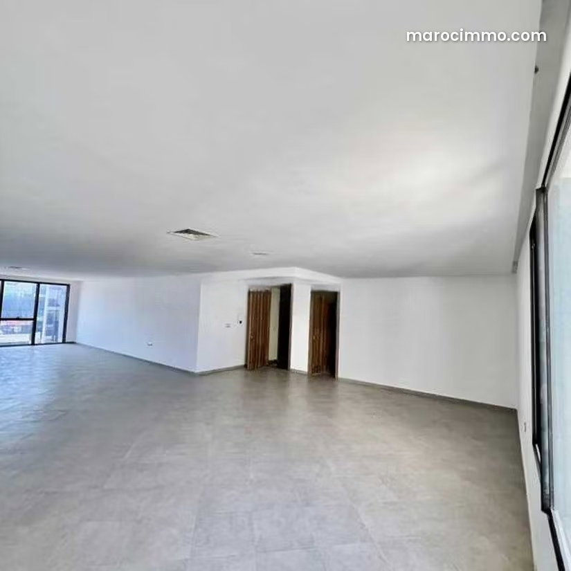 92 sqm office with elevator and garage, Oulfa, Casablanca — Casablanca