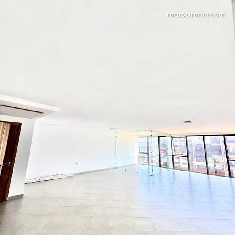 69 m² Office for Rent, Oulfa, Casablanca, 4th Floor with Elevator — Casablanca