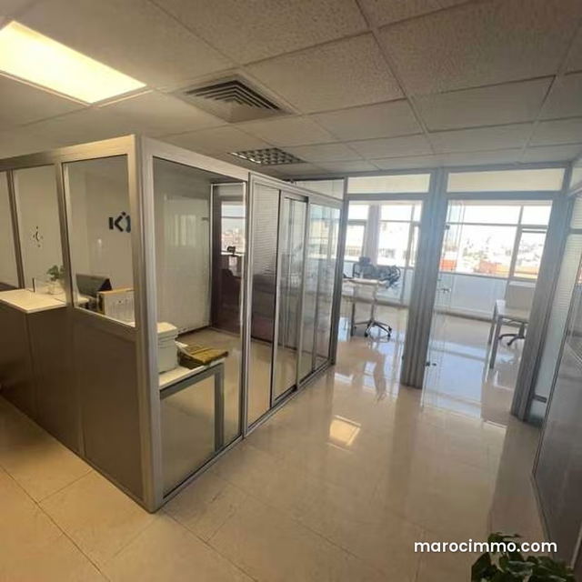 Bureau à Vendre de 84.0 m² à Casablanca, Hopitaux — Casablanca