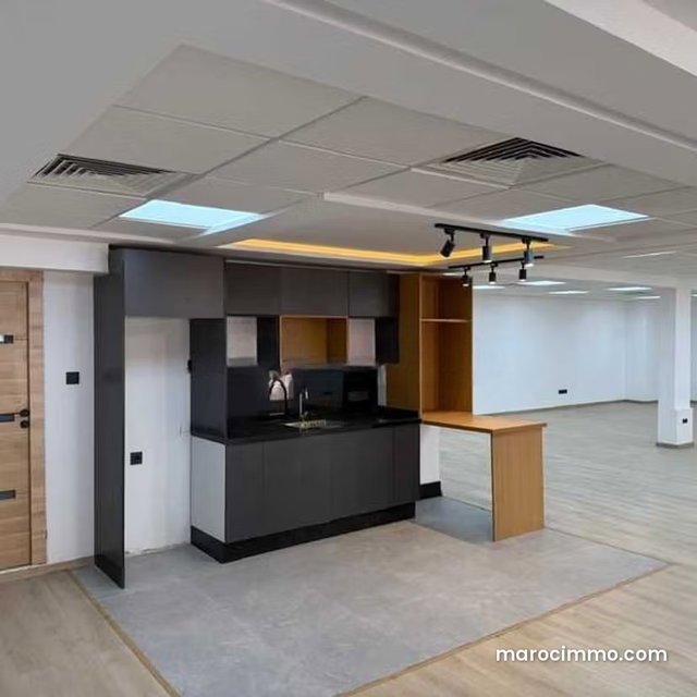 Bureau à Louer de 198.0 m² à Marrakech, Gueliz — 2