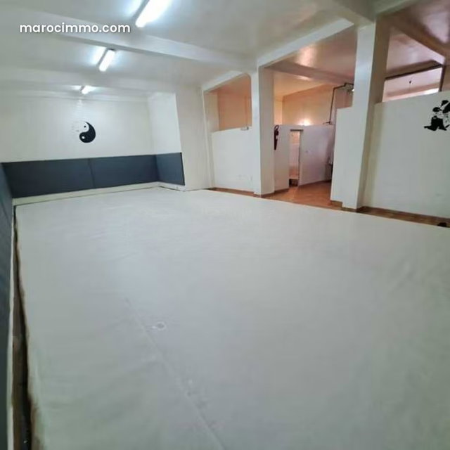 Local commercial à Vendre de 212.0 m² à Casablanca, Maarif Extension — 2