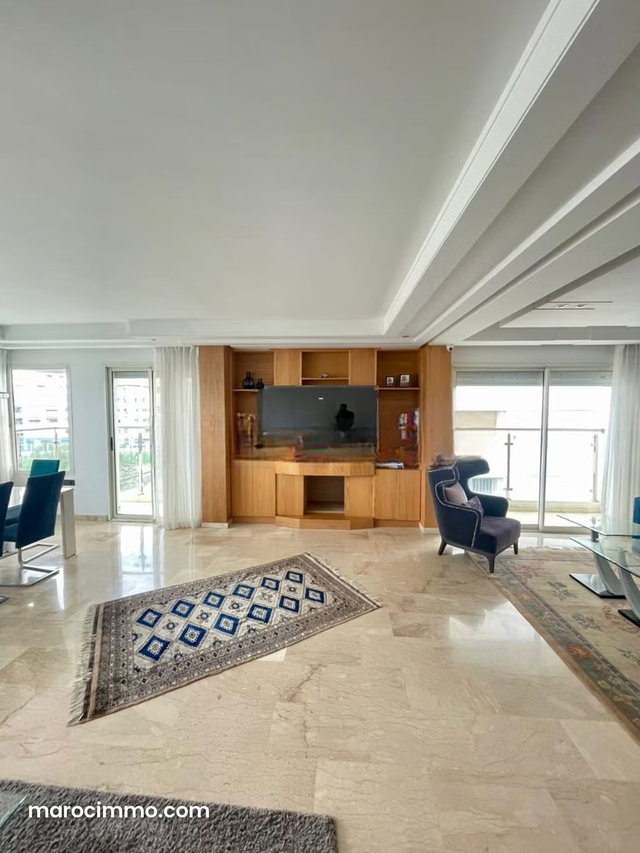 Apartment for rent in West Bourgogne, Casablanca. 3 bedrooms. Attic — 4