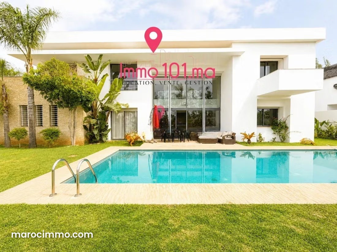 500 sqm Villa with Pool and Garden in El Menzeh — El Menzeh