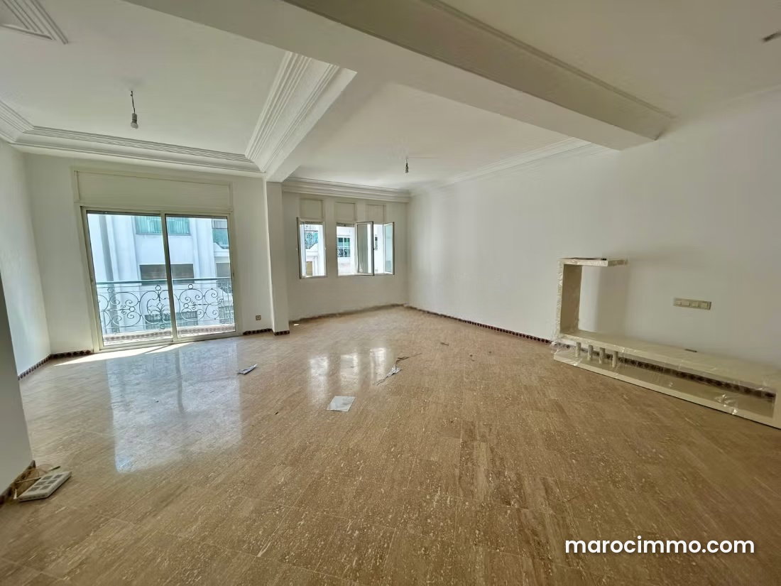 Four-room apartment in Racine, Casablanca, with terrace — Casablanca