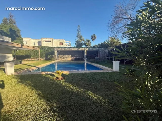 Villa commerciale à vendre 2100 m2 sur l'avenue Ahmed Balafrej à Souissi, Rabat — 3