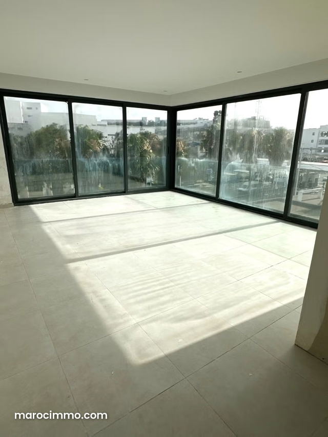 Bureaux professionnels vides modulables à vendre dans la Zone Franche de Tanger TFZ, De 50 m² à 114 m² — Tanger