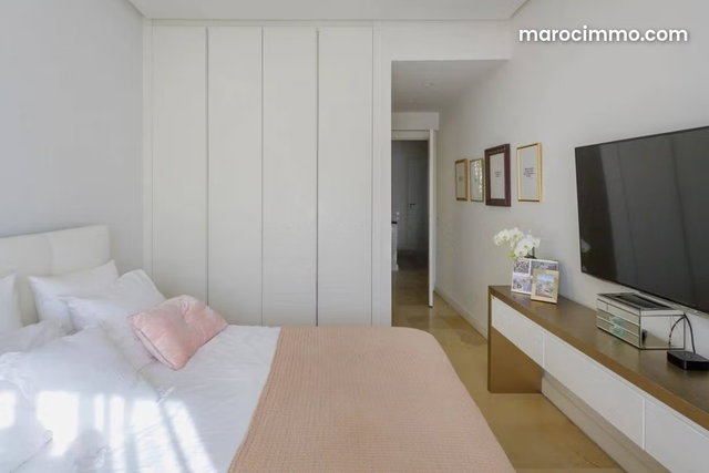 A louer Villa vide de 450M2 avec Jardin et piscine située sur quartier CIL — 2