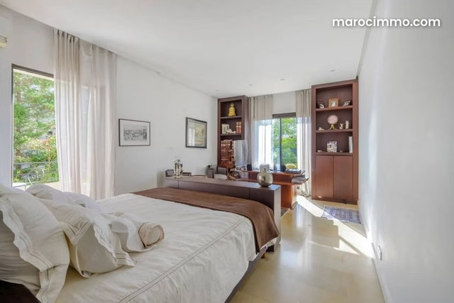 A louer Villa vide de 450M2 avec Jardin et piscine située sur quartier CIL — 5