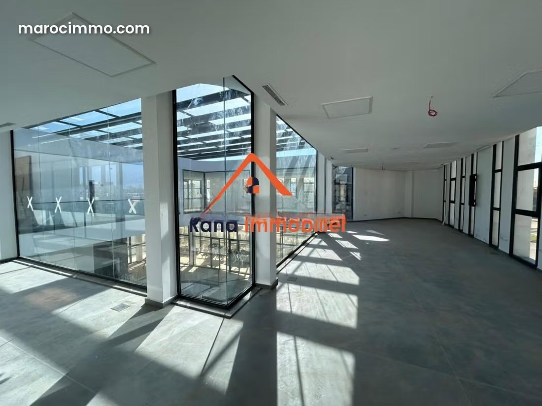 1,600 sqm office building for lease, Riyad, Rabat, modern building — Rabat