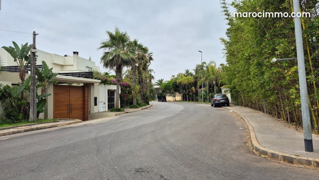 Terrain nu pour villa rue calme et luxueuse — 4