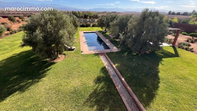 Villa de standing sur un terrain de 1.1 hectare — 2