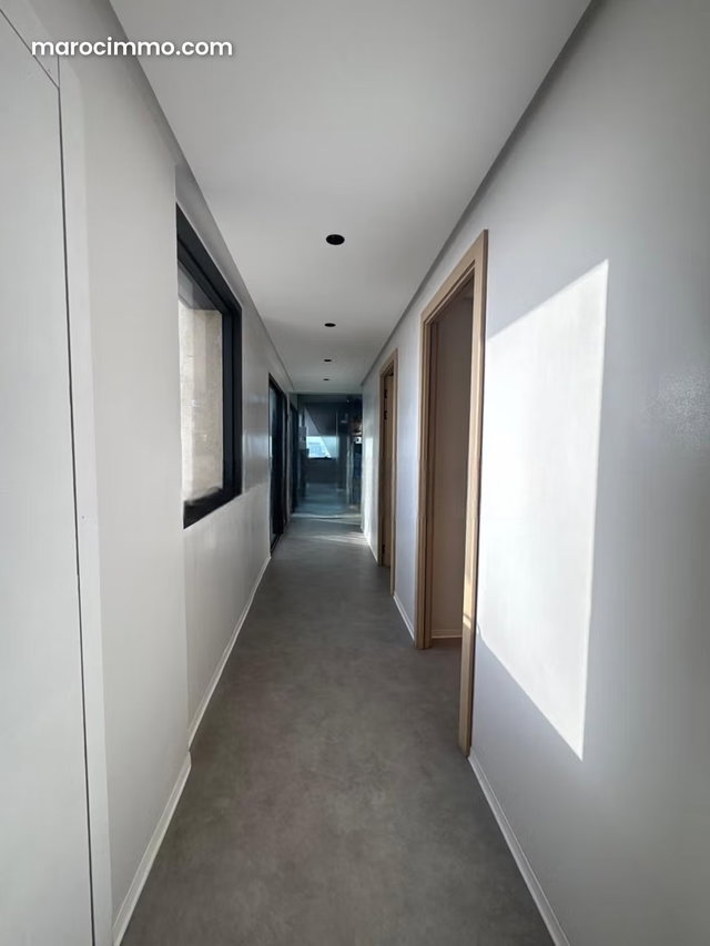 Bureau Prime Aménagé De 450 M² En Location Sur CFC — 5