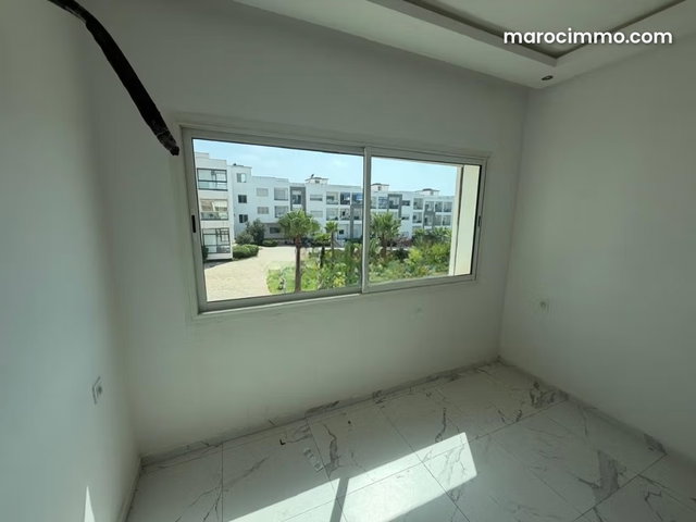 Appartement à louer à Harhoura. 3 chambres agréables. Jardin et terrasse — 2