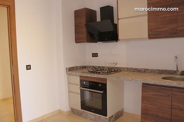 Three-Bedroom Duplex with Terrace — 3
