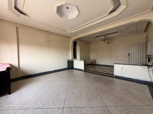 Appartement à vendre en Centre. Surface de 90 m². Salon traditionnel marocain — 2
