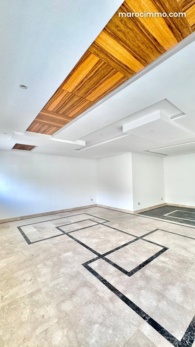 Large Empty Apartment for Rent – NEJMA — 2