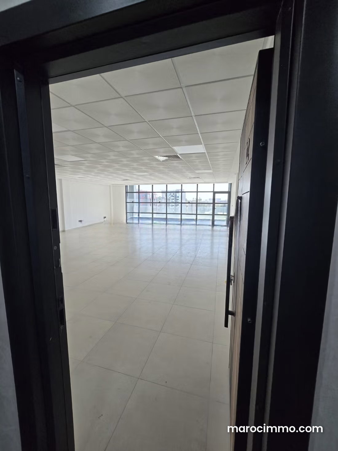 90 m² Commercial Space for Rent on Berrechid’s Main Thoroughfare — Berrechid