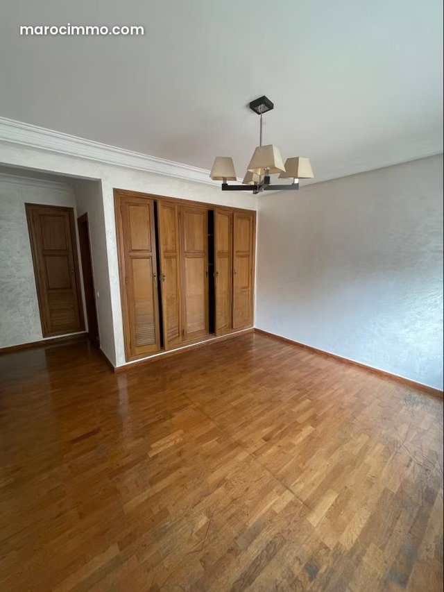 Bel appartement à vendre à 2 pas de la courniche Ain Diab — 4