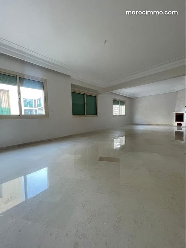 Bel appartement à vendre à 2 pas de la courniche Ain Diab — الدار البيضاء